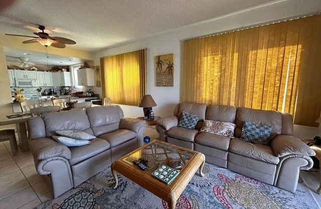 It's Island Time! Large condo with dock and a view in the heart of Freeport.