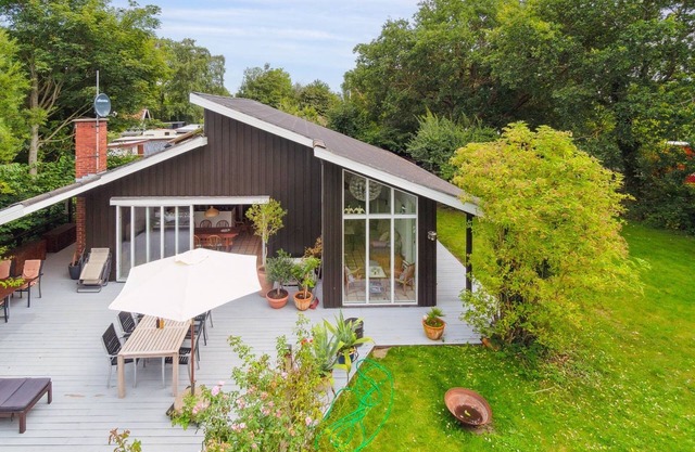 "Ivar" - 150m from the sea by Interhome