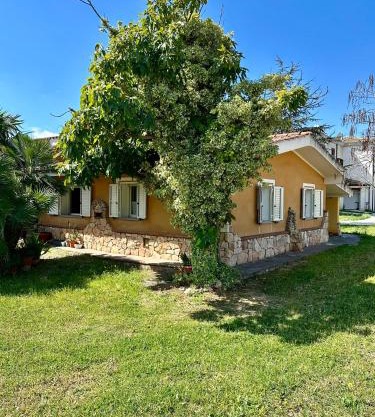 Jennas-Green Apartment