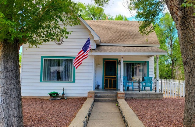 Jennywood Cottage - Prescott Cabin Rentals