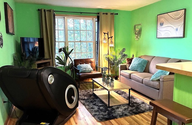 Jiminy Peak Relaxation Suite - Sleeps 4 Ski On/Off Mountain - New and Updated