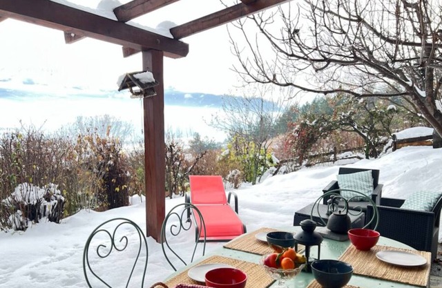 Jolie maison lumineuse, à proximité des commodités et lac de Serre Ponçon