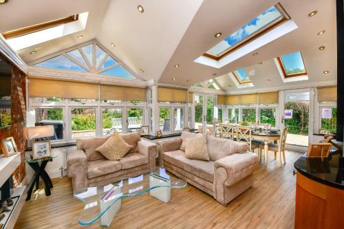 Just Stay Wales - Highmead House, Swansea