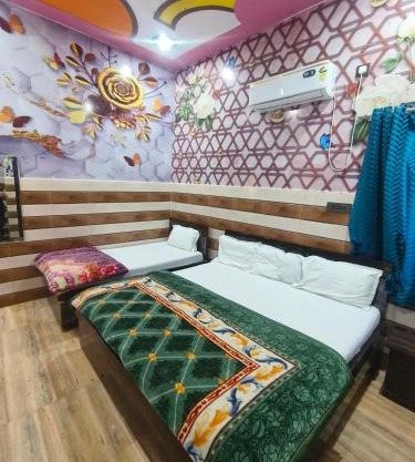 K D Dham Hotel - Near Prem Mandir & Iskcon Temple