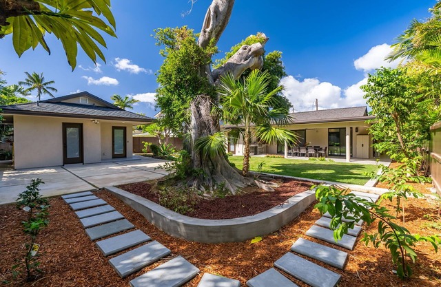 Kahala Zen by Gather: Spacious 5BR Modern Oasis w/Studio & Lush Garden