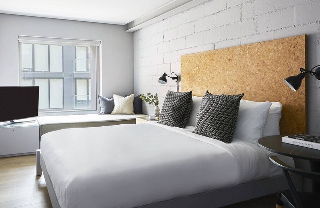 Kasa Lantern LES | Stunning King Studio + NYC