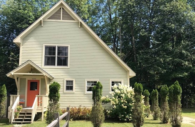 Keene Kottage 1890! Waterfront in the High Peaks!