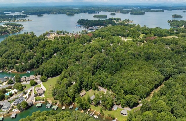 Keoweenie Lake Side Cottage