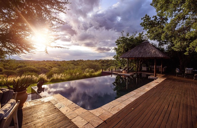 Khaya Ndlovu Safari Manor