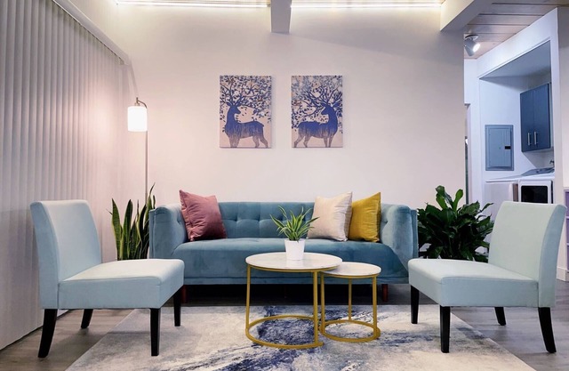 King Bed, In-Unit W/D, Carport, Balcony, Netflix