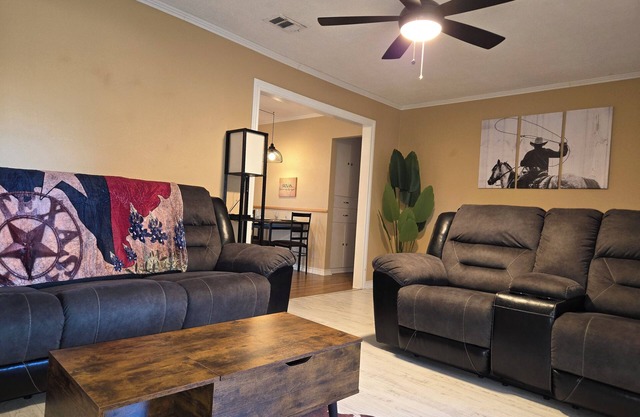 King bed, W/D, Near Hospitals