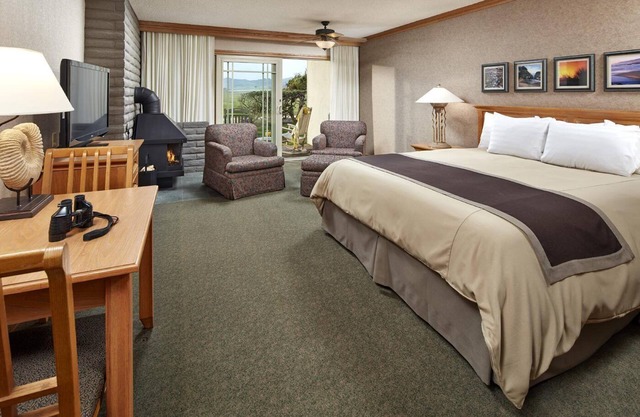 King Room at Cavalier | Ocean Views, Fire Pits & Steps from Coastal Adventures!