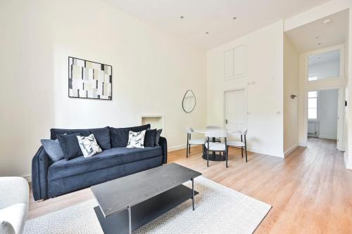 Knightsbridge Ground floor Gem Next Hyde park
