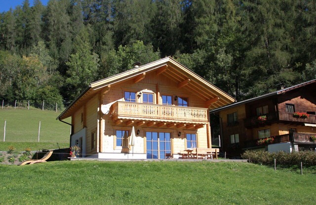 Lovely apartment in villa for 6 people with WIFI, TV, terrace and pets allowed