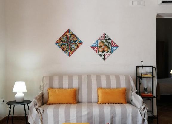 L'oleandro rosa - tra vigne, mare, sole e vento...