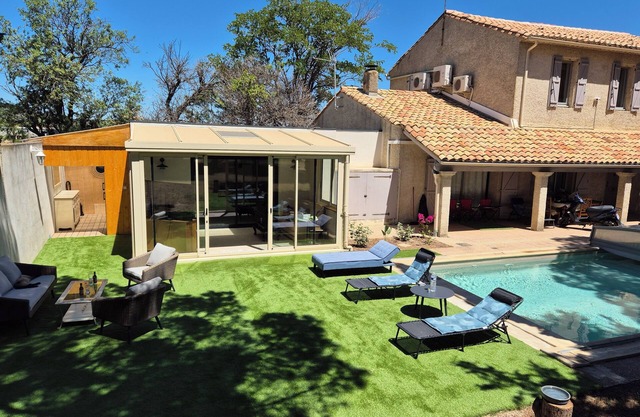 L'orée des Pins Avec Piscine et Parc Arboré