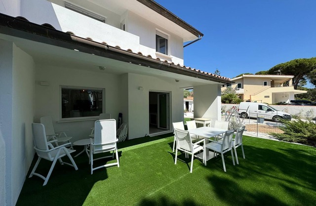 "La Corte degli Ulivi" House with exclusive garden 2 minutes from the sea