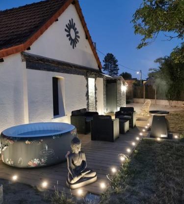 La Demeure du Faon Gite d elegance avec piscine et spa en plein coeur de la Sologne pres de Beauval et des Chateaux de la Loire