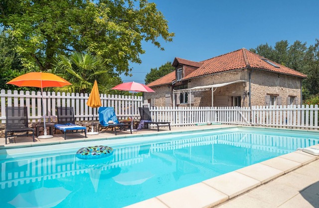 La Jandrine – Charming House with Private Heated Pool and Large Enclosed Garden