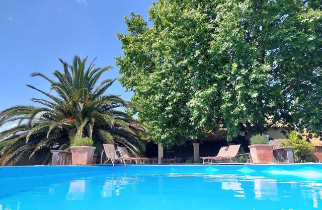 La Maison des Vendangeurs*, Gîte with swimming pool and bicycles