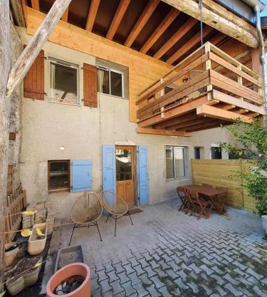 LA MAISON DU LAC