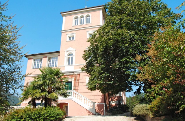 La Perla del Lago by Interhome