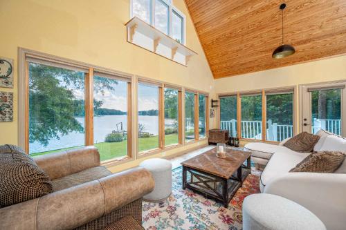 Lake Days Getaway