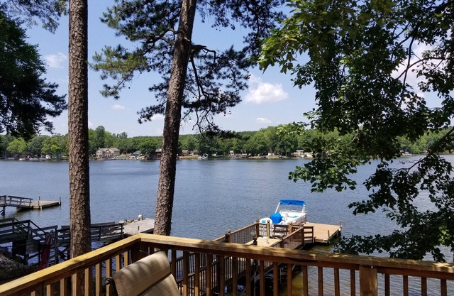 Lake front cottage with dock