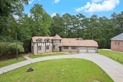 Lake Lanier Retreat Dock, Views & Golf Cart