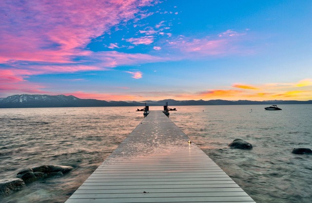 Lake Tahoe lakefront Home of the Stars Lx96