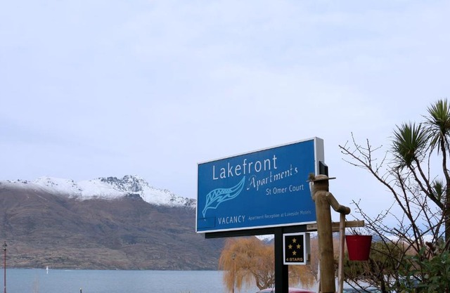 Lakefront Apartments,18 LAKE ESPLANADE ROAD
