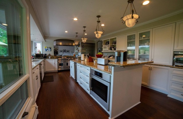 Lakefront Estate with Spectacular Mountain Views for Special Events only