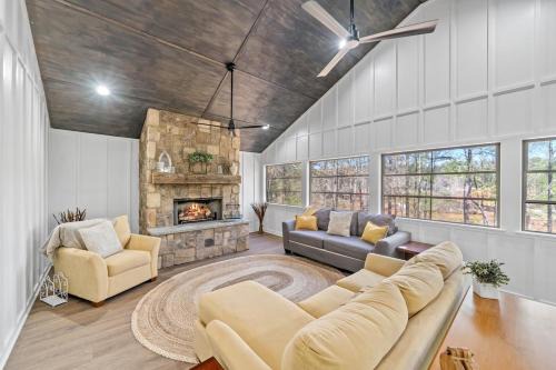 Lakeside Lodge on Bluegill- Arcade, Dock, FirePit