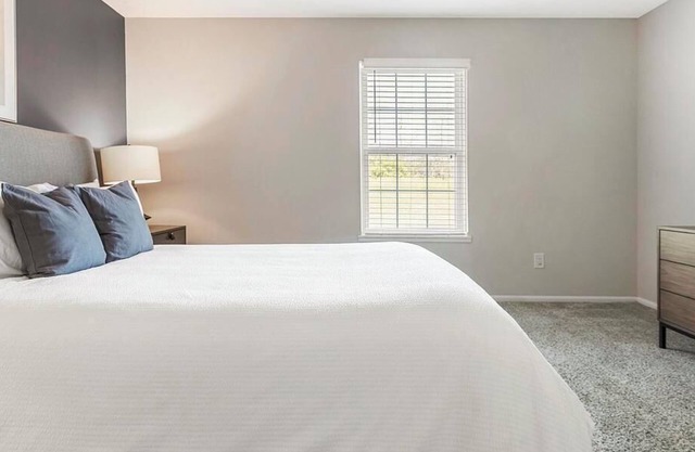 Landing at Oak Creek at Polaris - 1 Bedroom in Downtown Columbus