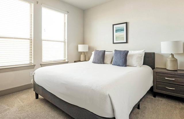 Landing | Beautiful 1BD, Clubhouse, Gym