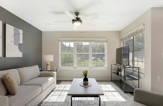 Landing | Beautiful 2BD, Pool, Gym