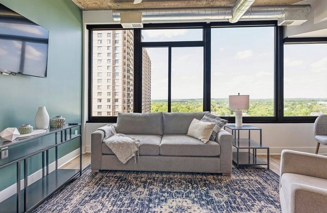 Landing | Chic 1BD, Game Room, Gym