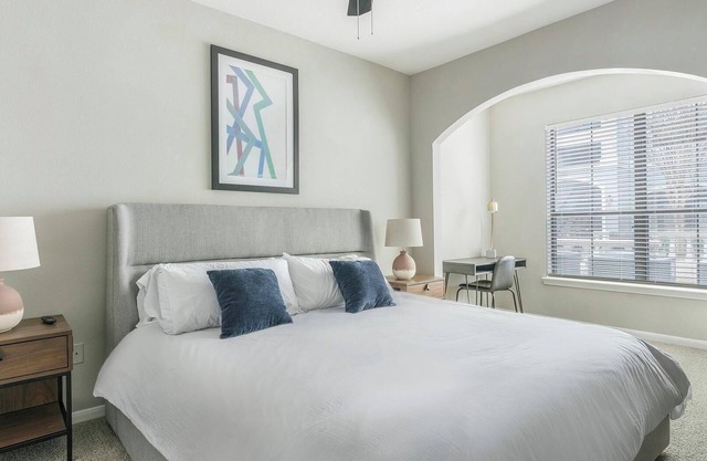 Landing | Chic 1BD, Gym, Pool