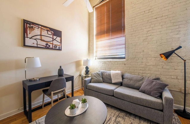 Landing | Modern 1BD, Courtyard, Gym