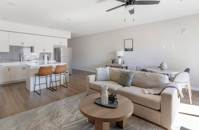 Landing | Modern 1BD, Rooftop Lounge, Pool