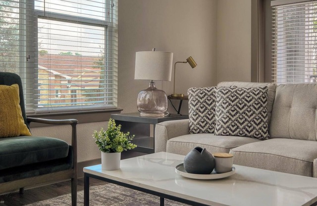 Landing | Spectacular 2BD, Pool, Clubhouse