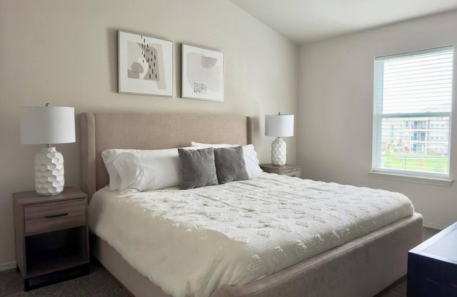 Landing | Spectacular 1BD, Pool, Clubhouse