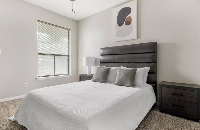 Landing | Stunning 1BD, Gym, Pool