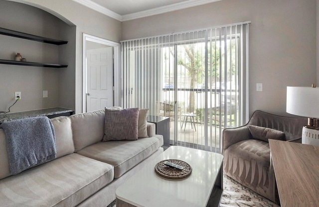 Landing | Stylish 1BD, Gym, Pool