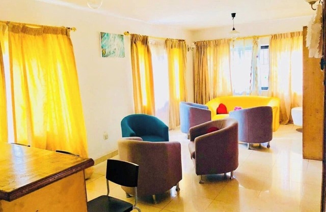 Large ensuite king room , Excellence water system, Solar, generator, WIFI, B&B