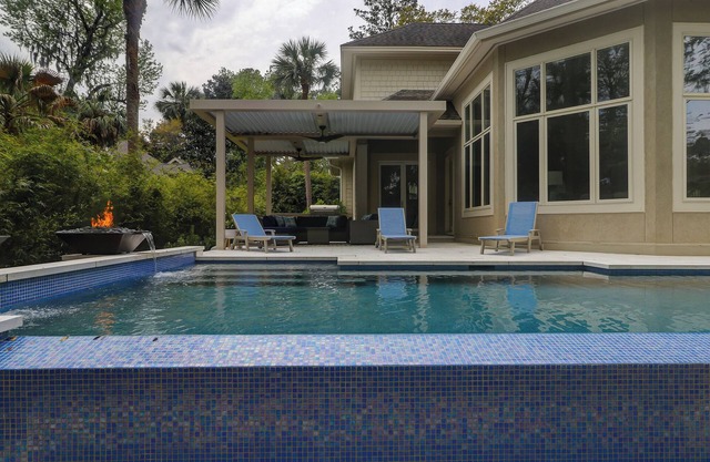 Large luxury 6bdrm, just steps to the beach, private pool, world class golf