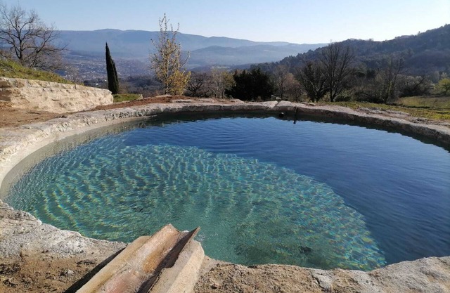 Large Provencal Bastide in the heart of the Luberon, panoramic view.