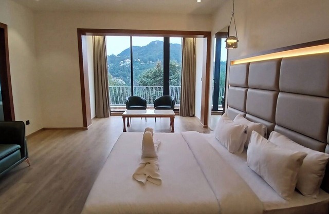 Lawrence Tungsten Resort