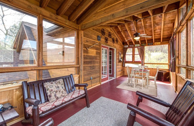 Lazy Cub Lodge