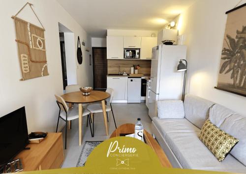 Le 111 - T2 charme, piscine chauffée, plage privée